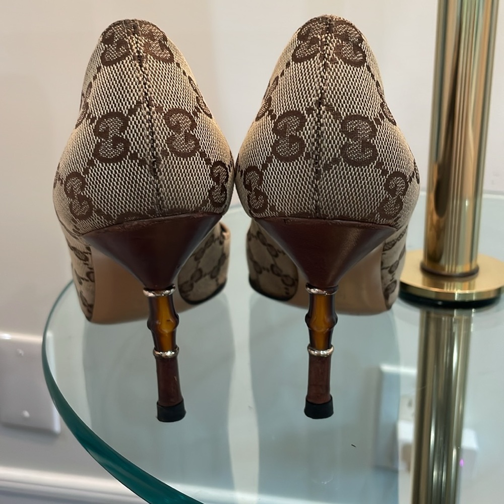 GUCCI MONOGRAM BAMBOO HEELED PUMPS - Picture 12 of 14